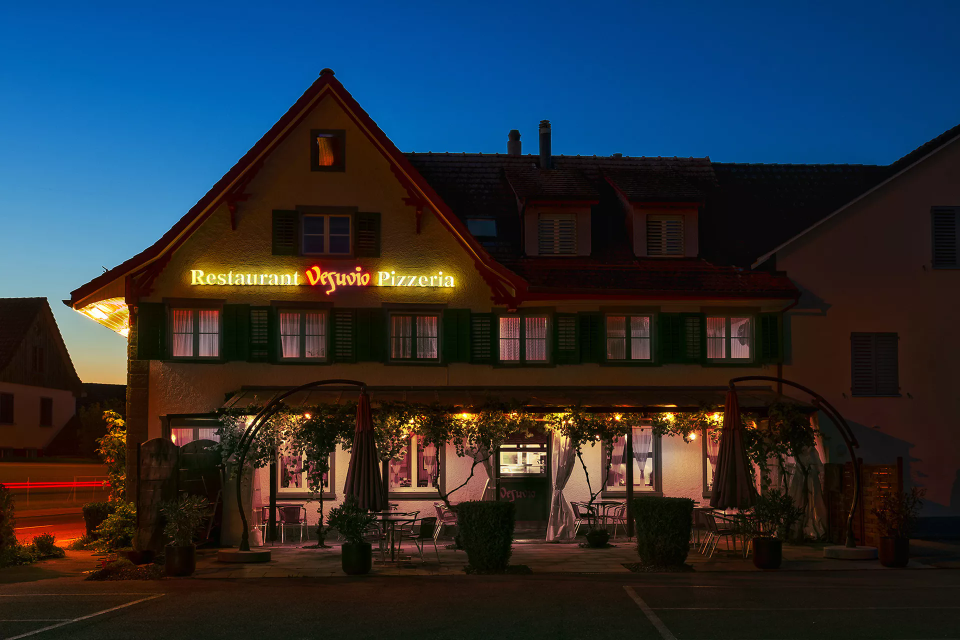 Ristorante Pizzeria Vesuvio - Restaurant bei Nacht